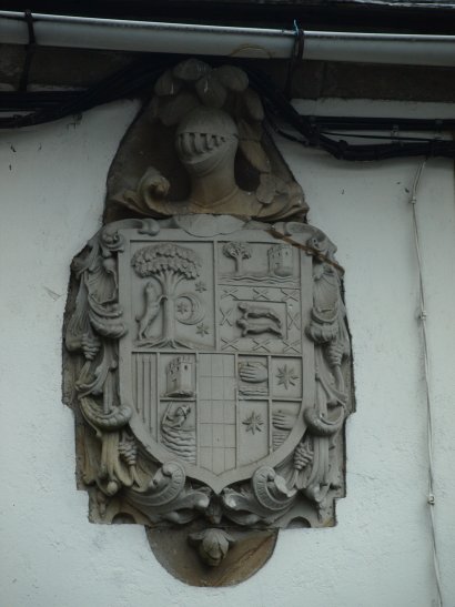 Escudo da Casa do Tibidabo en A Fonsagrada (Lugo)